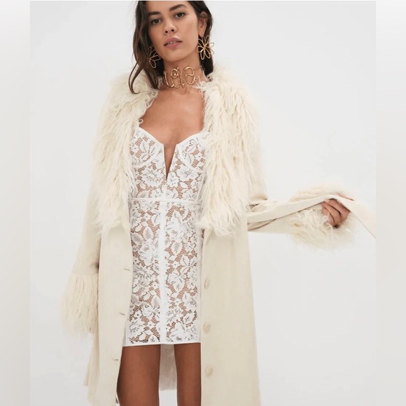 NWT $223 For Love and Lemons Julia Lace Mini Dress in size XS! - Picture 6 of 7